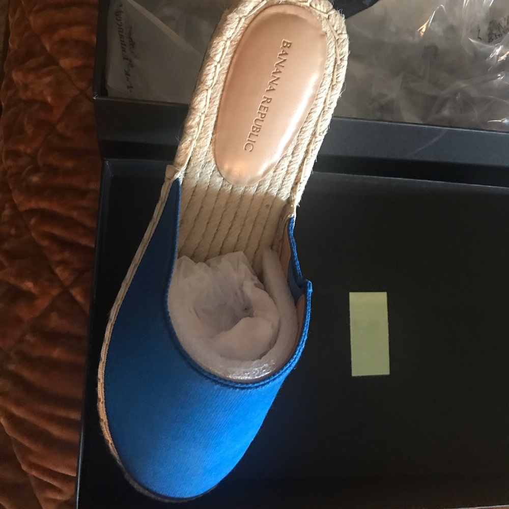 NIB banana republic blue espadrille slides 8.5 M